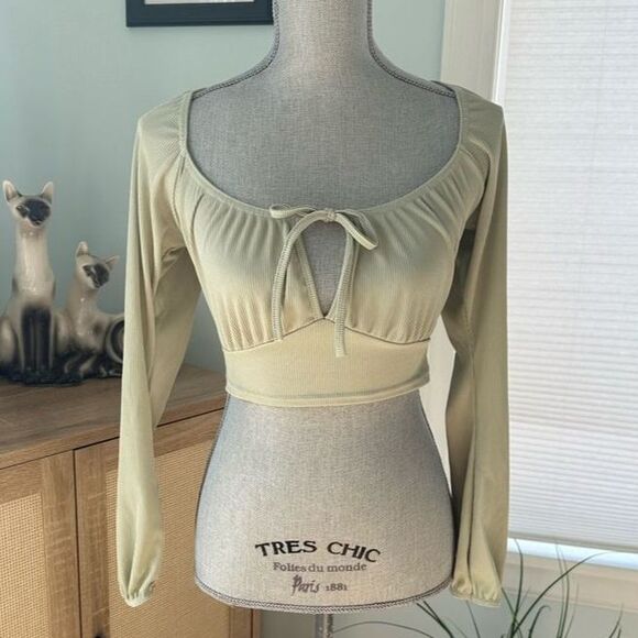Nasty Gal Sweet On You Light Green Long Sleeve Crop Top Boho Style size 4 - Picture 1 of 10